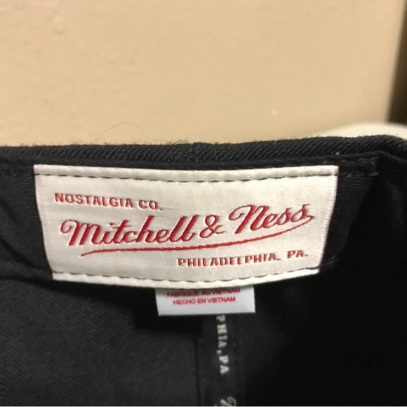 Chicago Bulls Snapback Mitchell & Ness Hardwood Classics Hap NBA Black Wool Cap - Picture 7 of 10